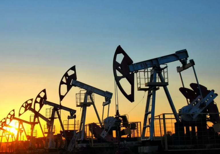 Нефть движется к 90 долларам за баррель в ожидании заседания ОПЕК+