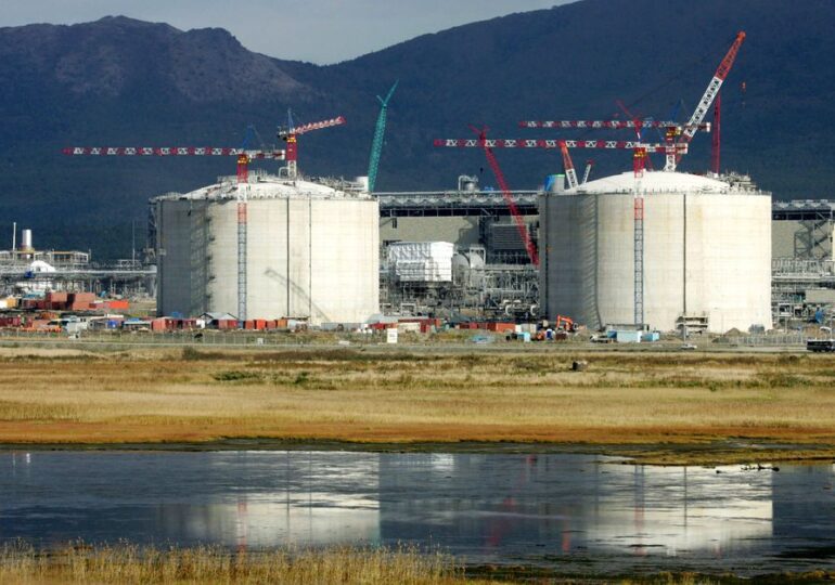 Власти Японии обсуждают с российскими компаниями закупку нефти с «Сахалина-2»