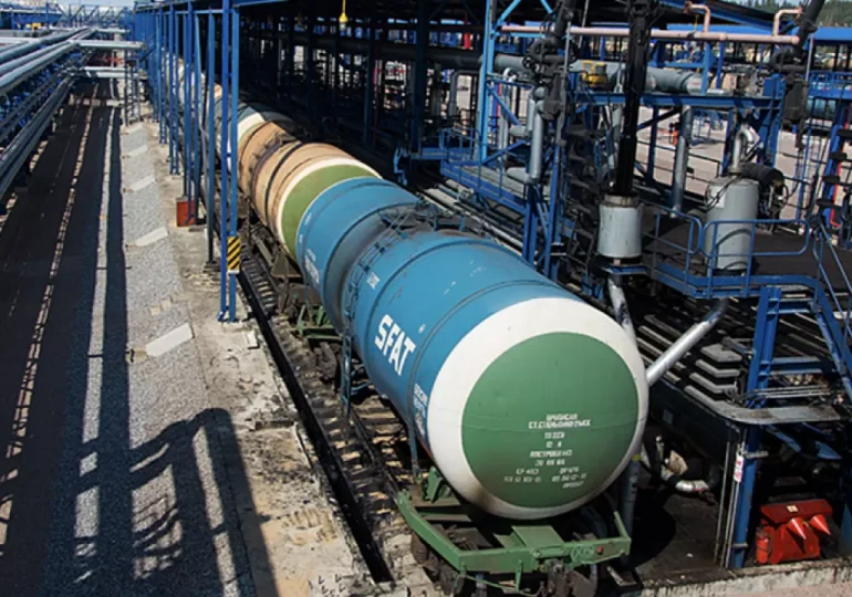 Отгрузку 25 тысяч тонн российской нефти для Узбекистана начал "КазТрансОйл"