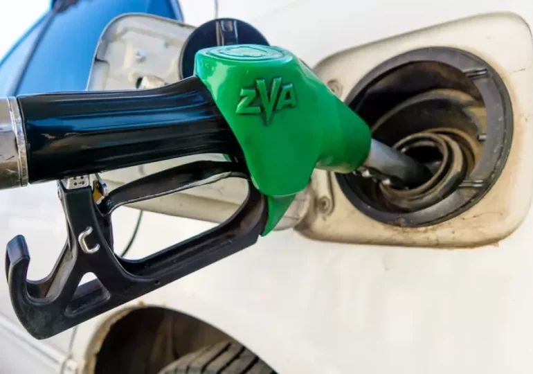 Правительство Казахстана готовится к повышению цен на бензин