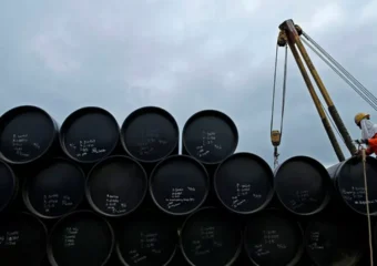 Цены на нефть удерживают рост в ожидании переговоров между США и Китаем