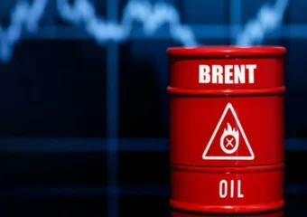 Нефть падает из-за роста запасов в США и снижения цен в Саудовской Аравии