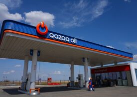 Новая смена: топ-менеджеры Qazaq Oil вышли работать на АЗС