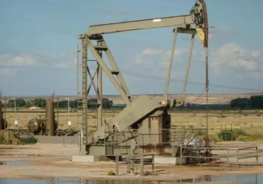 Цены на нефть продолжают снижаться третий день подряд