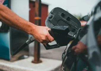 Россия не поможет: борьбу с дефицитом ГСМ нужно начинать с цен