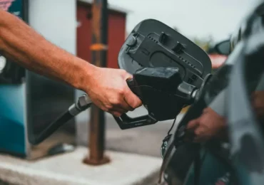 Россия не поможет: борьбу с дефицитом ГСМ нужно начинать с цен