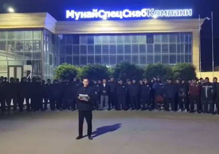 Рабочие сервисной компании объявили забастовку в Жанаозене
