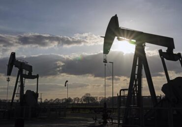 Brent снова выше 88 долларов: нефть достигла максимума с конца июля
