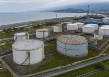 Батумский нефтяной терминал начал демонтаж резервуаров