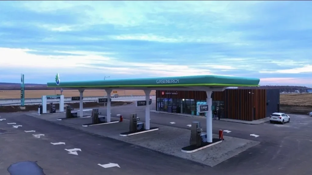 Кофе, заправка и дальше в путь: Gasenergy открылась на выезде из Щучинска